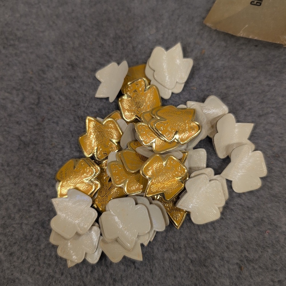 Vintage Girl Scout 11-901 Gold Trefoil Gummed Stickers 50+ Pieces Eagle Design - Picture 3 of 3